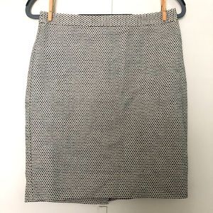 LOFT Cream and Black Pencil Skirt Size 2